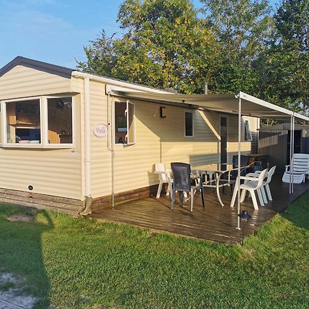 Stacaravan Op 5 Sterren Vakantiepark De Kuilart Friesland Aan Het Meer Met Zwembad 5P 237 Koudum Pokój zdjęcie