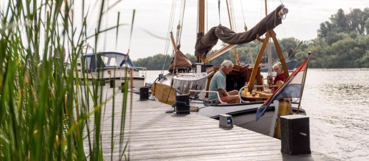 Stacaravan Op 5 Sterren Vakantiepark De Kuilart Friesland Aan Het Meer Met Zwembad 5P 237 Koudum Zewnętrze zdjęcie